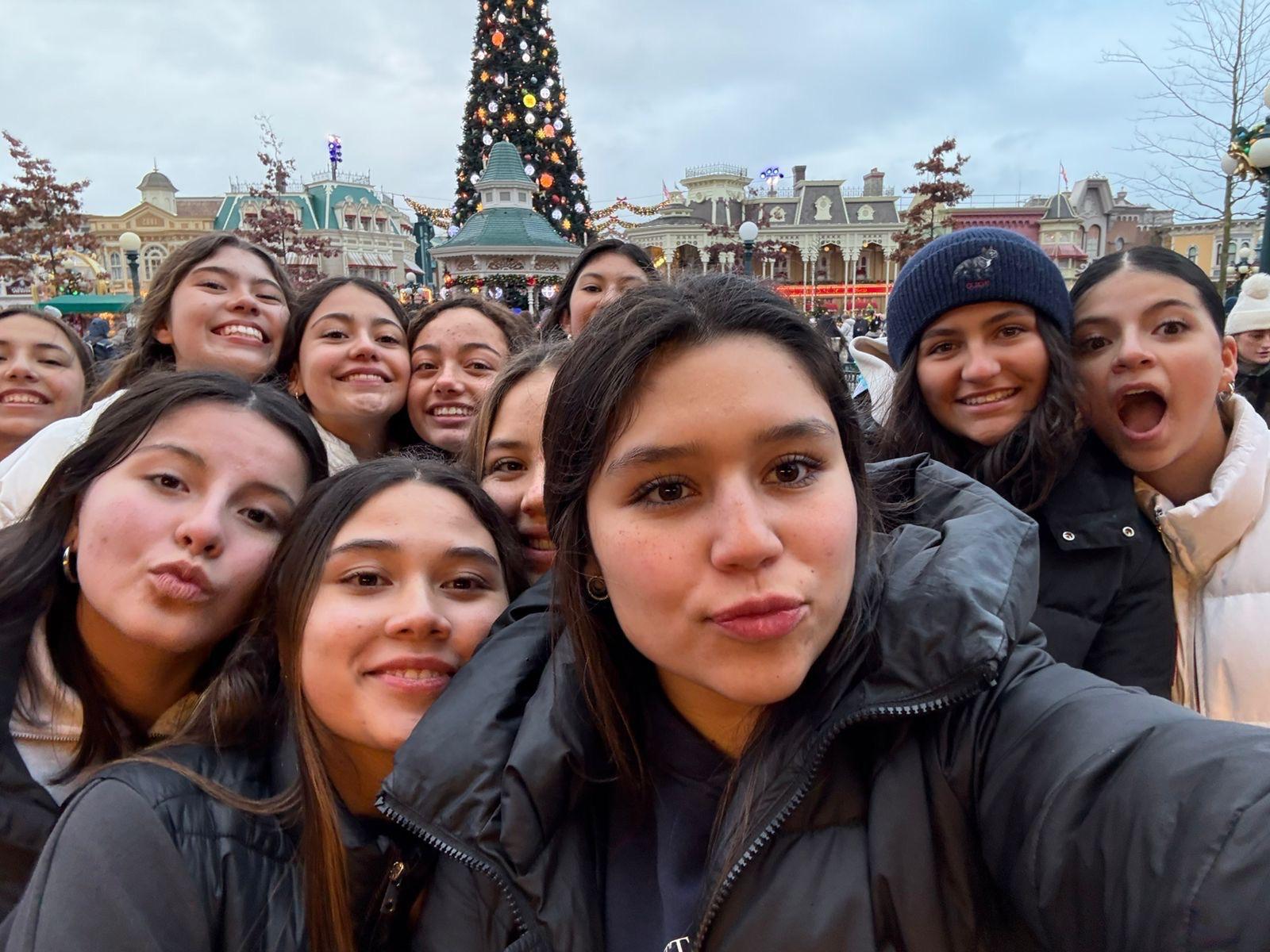 Martina con sus amigas